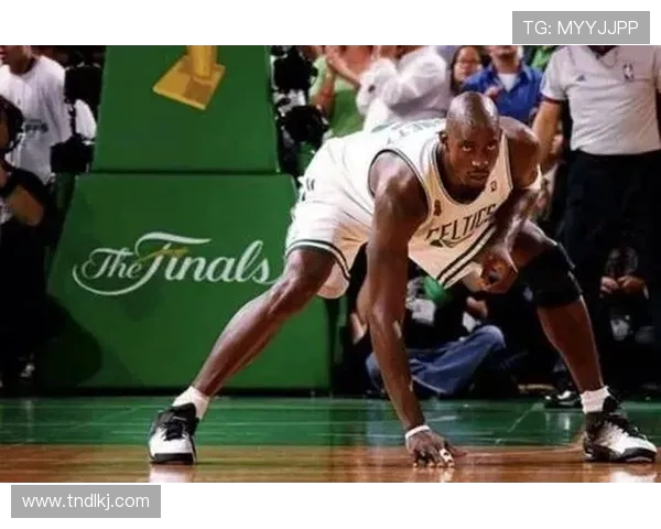 凯文·加内特：从高中新星到NBA传奇的荣耀与奋斗之路